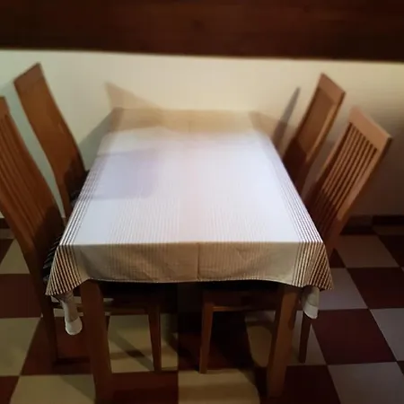 Tom Apartmans *
